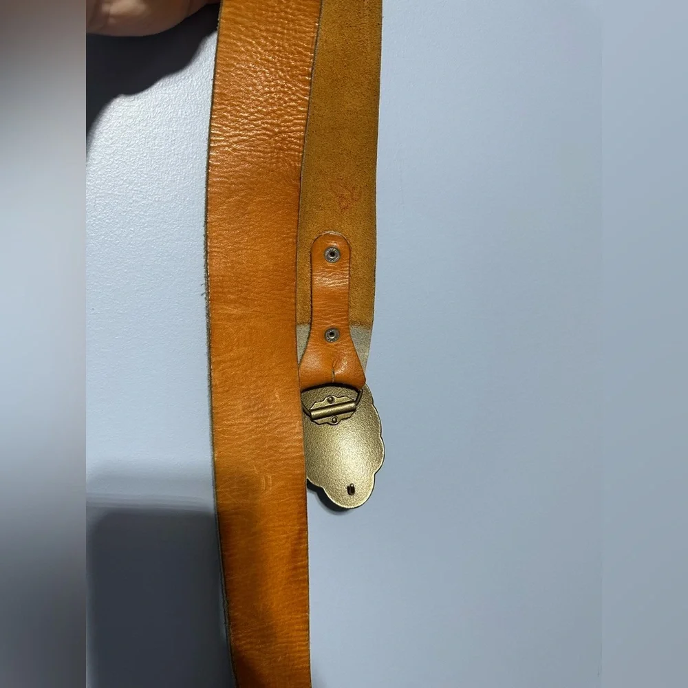 Vintage Style Brown Leather Belt with Ornate Buckle - Picture 5 of 9